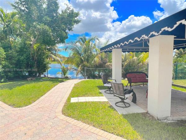 16142 SW 73rd St, Unincorporated Dade County, Florida 33193, image 2