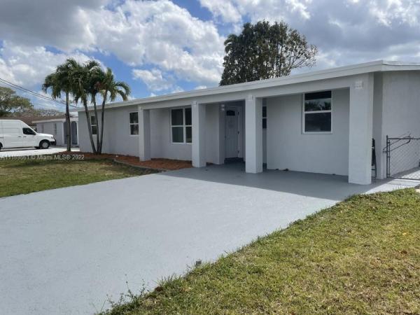 Westwood Lakes Residential, 10980 SW 44th St, Westwood Lakes, Florida 33165, image 2