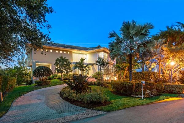 Hammocks Oaks Harbor, 325 Campana Ave, Coral Gables, Florida 33156, image 1