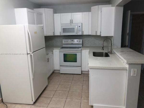 The Palms Of Pembroke, 300 W Palm Cir W #105, Pembroke Pines, Florida 33025, image 1