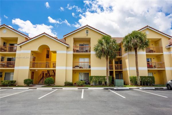 South Palm Place, 7610 Westwood Dr #117, Tamarac, Florida 33321, image 1