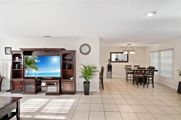 1951 Lincoln St, Hollywood, Florida 33020, image 2