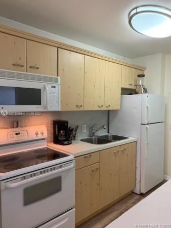 Bayshore Yacht & Tennis Club, 7904 West Dr #616, North Bay Village, Florida 33141, image 2