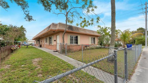 Hollywood Park, 2128 Roosevelt St #1-3, Hollywood, Florida 33020, image 2