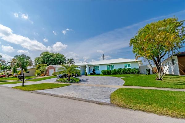Ocean View Golf, 425 SE 3rd Pl, Dania Beach, Florida 33004, image 1