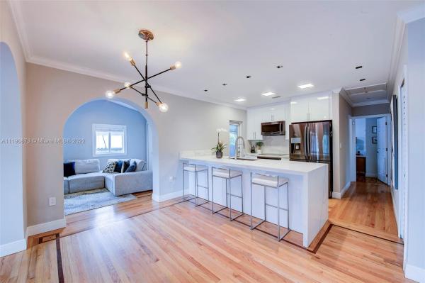 Country Club Estates, 617 South Dr, Miami Springs, Florida 33166, image 2