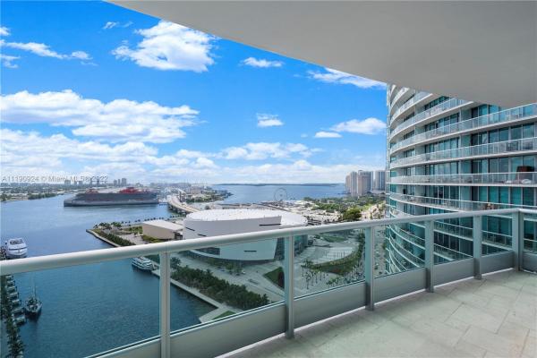 900 Biscayne Bay, 900 Biscayne Blvd #2801, Miami, Florida 33132, image 2