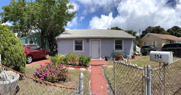 Riviera Beach Heights, 554 W 2nd St, Riviera Beach, Florida 33404, image 2