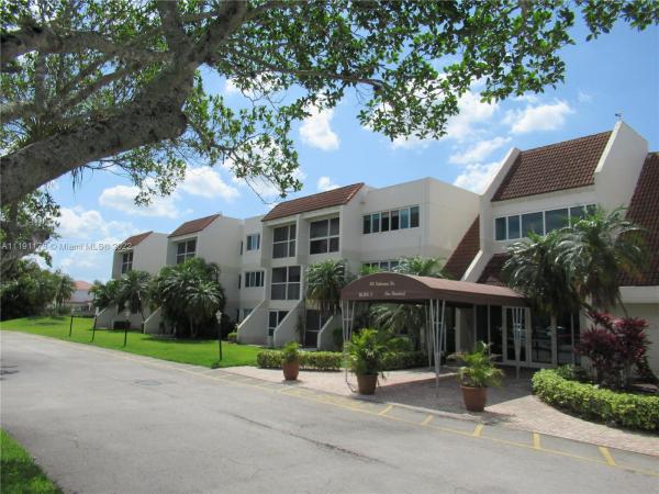 Racquet Club Village, 100 Lakeview Dr #303, Weston, Florida 33326, image 1