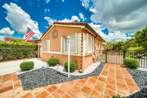 Weitzer Serena Lakes West, 16801 SW 139th Pl, Richmond West, Florida 33177, image 2