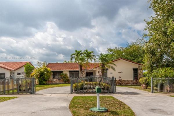 13560 SW 2nd St, Tamiami, Florida 33184, image 2