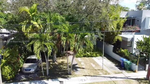 Lincoln Manor, 2965 Shipping Ave, Miami, Florida 33133, image 2