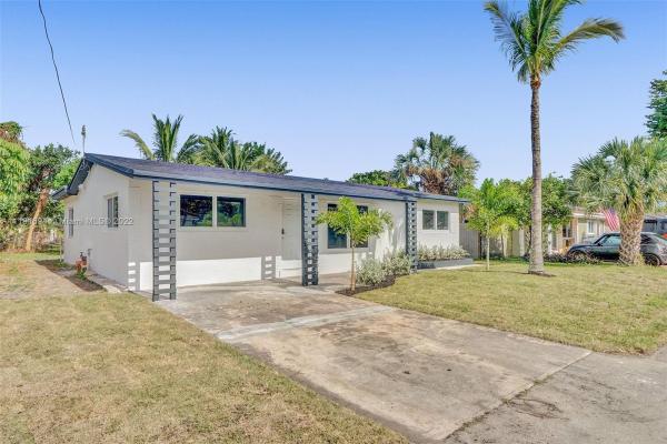 Boniello Gardens, 3920 NE 1st Ave, Oakland Park, Florida 33334, image 1
