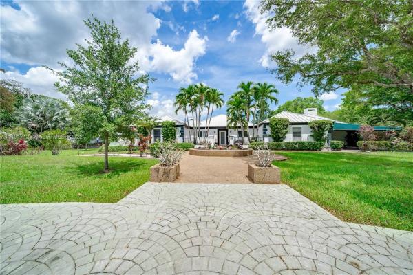 Hiatus Isles, 11155 SW 40th St, Davie, Florida 33328, image 1