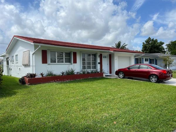 Mainlands Of Tamarac Lakes, 4606 NW 49th St, Tamarac, Florida 33319, image 2