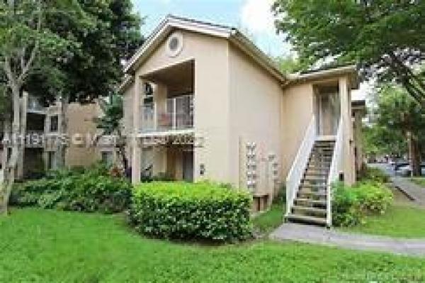 Royal Palm Place At The Hammocks, 15770 SW 104th Ter #302, The Hammocks, Florida 33196, image 2