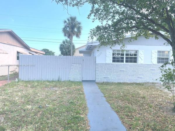 Royal Palms Park, 2840 NW 20th St, Fort Lauderdale, Florida 33311, image 1