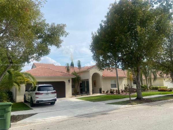 Verona Lake, 674 Lake Blvd, Weston, Florida 33326, image 1