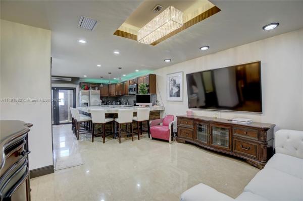 Cutler Creek Village, 10370 SW 220th St #111, Cutler Bay, Florida 33190, image 1