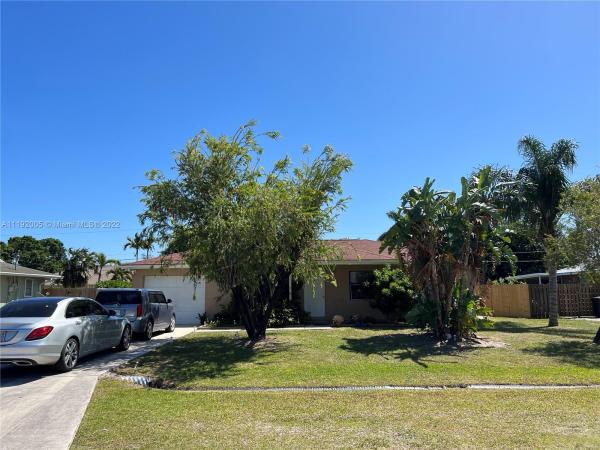 2322 SE Bounty Ave, Florida 34952, image 1