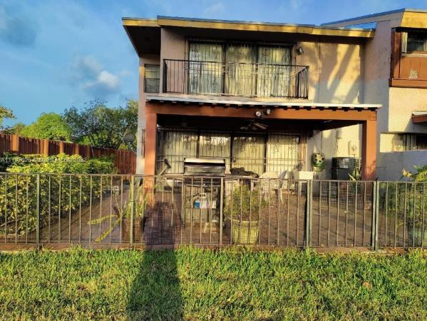 La Arboleda, 701 NW 105th Pl #C1, Fountainebleau, Florida 33172, image 1