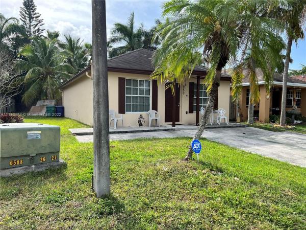 Villas Of Palm Bay, 950 SW 9th Ct, Florida City, Florida 33034, image 1