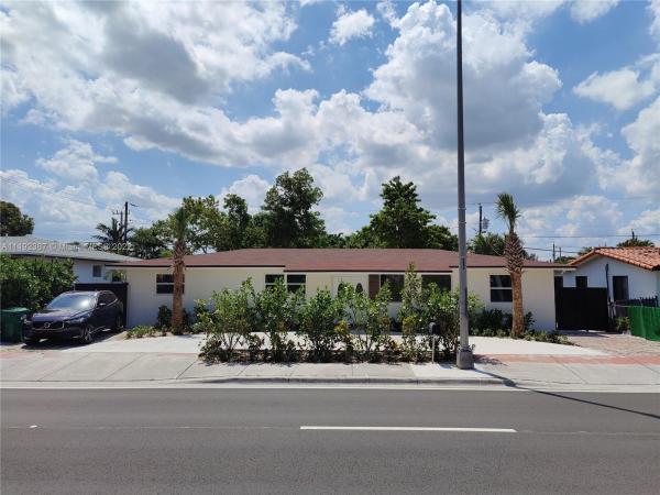 320 NW 72nd Ave, Unincorporated Dade County, Florida 33126, image 2