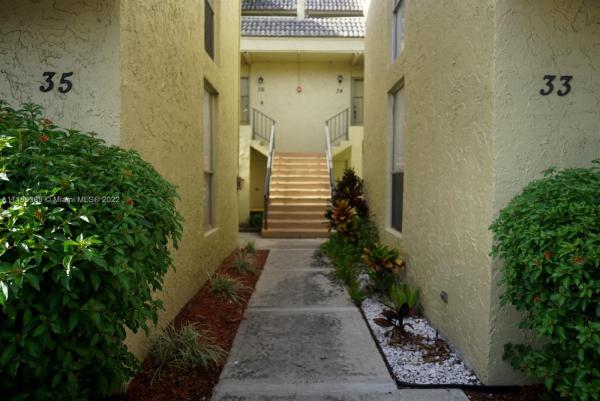 Lafayette, 8401 W Sample Rd #35, Coral Springs, Florida 33065, image 1