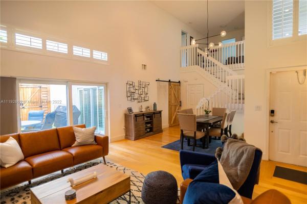West Lake Village, 1145 Papaya St, Hollywood, Florida 33019, image 2