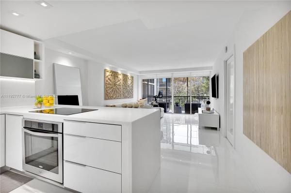 Bravura, 3101 N Country Club Dr #206, Aventura, Florida 33180, image 2