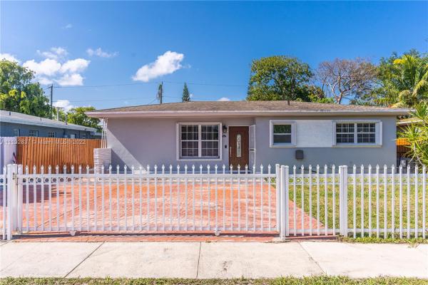 Marion Manor, 211 NE 174th St, North Miami Beach, Florida 33162, image 1