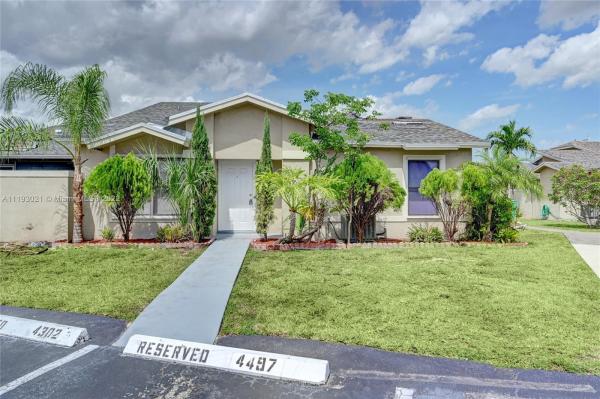 Westwind Lakes Garden Homes, 6602 SW 152nd Ct #02-43, Kendall West, Florida 33193, image 1