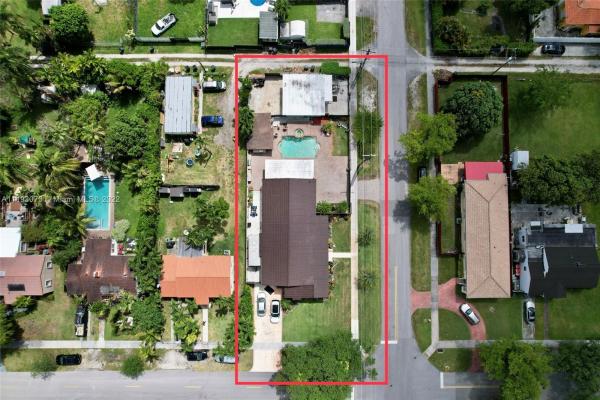 Country Club Estates, 589 Minola Dr, Miami Springs, Florida 33166, image 2