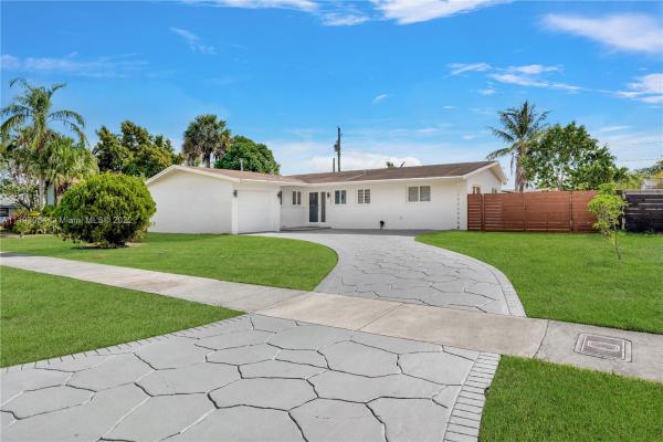 Palmetto Country Club Estates, 16201 SW 98th Ave, Palmetto Estates, Florida 33157, image 1