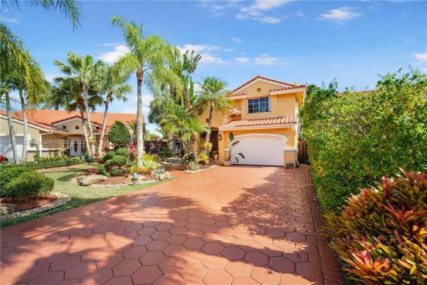 Park Isle At Lakes Of The Meadow, 14774 SW 43rd Way, Kendall West, Florida 33185, image 1