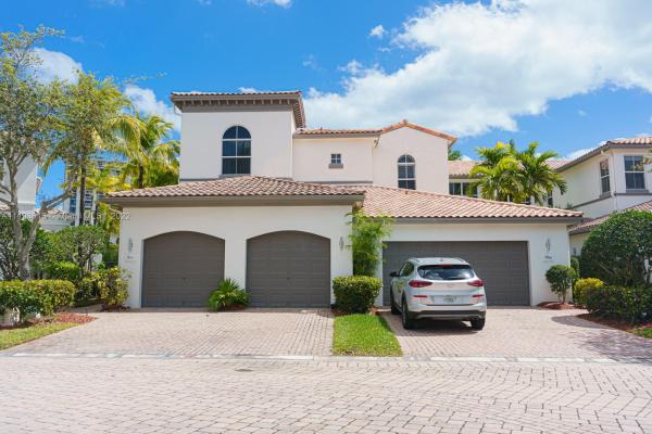 Admirals Cove, 822 E Spinnaker Dr E, Hollywood, Florida 33019, image 1