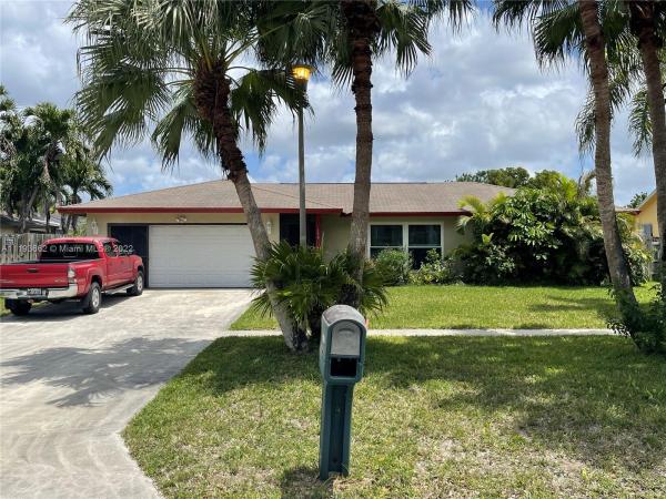 La Mancha, 159 Ponce De Leon St, Royal Palm Beach, Florida 33411, image 2