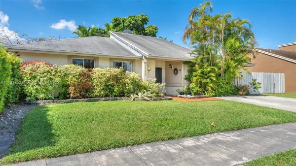 Oak Park, 12252 SW 210th St, South Miami Heights, Florida 33177, image 2