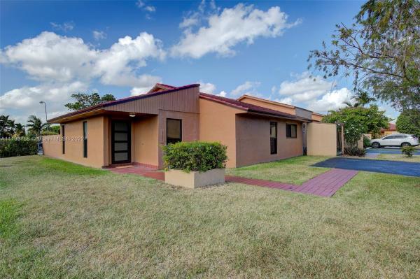 Villas Of Madeira, 9321 SW 7th Ln, Fountainebleau, Florida 33174, image 1