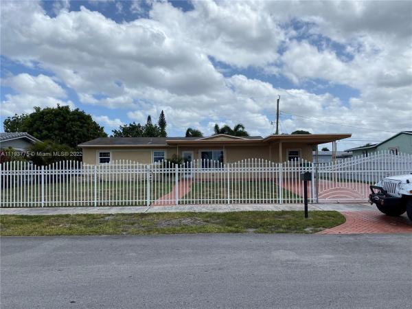 Carol City, 4420 NW 176th St, Miami Gardens, Florida 33055, image 2