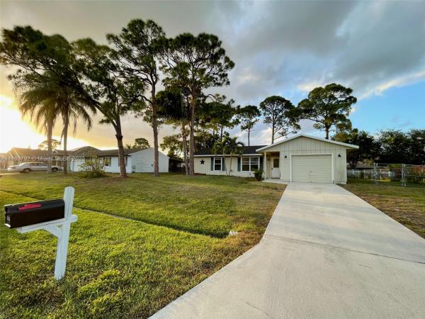 613 SW Twig Ave, Florida 34983, image 2