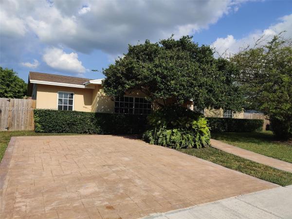 Devon Aire Estates, 10503 SW 124th Pl, The Crossings, Florida 33186, image 2