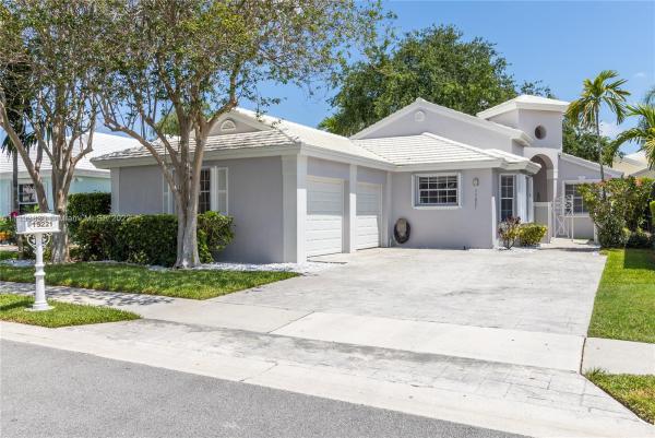 Wilshire, 15221 Wilshire Cir S, Pembroke Pines, Florida 33027, image 1