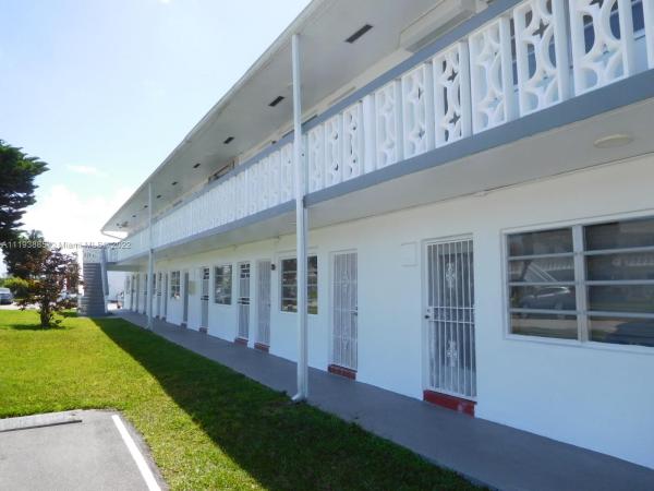 Romont Gardens Andover, 52 NE 204th St #15, Miami Gardens, Florida 33179, image 1