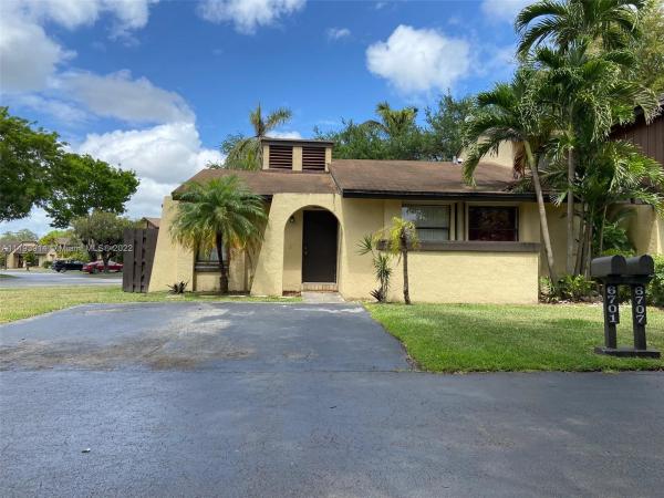 Woodgate North, 6701 SW 127th Pl, Kendale Lakes, Florida 33183, image 1