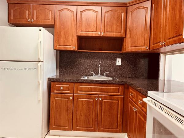 Palm Springs Gardens, 160 Royal Palm Rd #216, Hialeah Gardens, Florida 33016, image 1