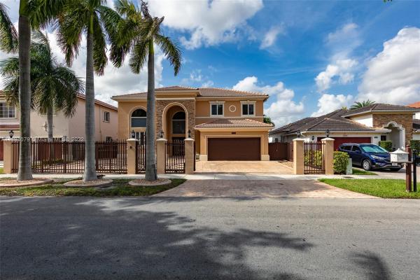 Laroc Estates, 16445 SW 52nd St, Kendale Lakes, Florida 33185, image 2