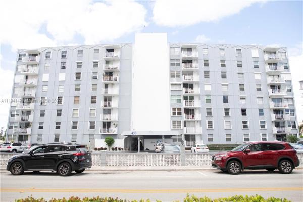 Golden Isles Yacht Club, 430 Golden Isles Dr #605, Hallandale Beach, Florida 33009, image 1