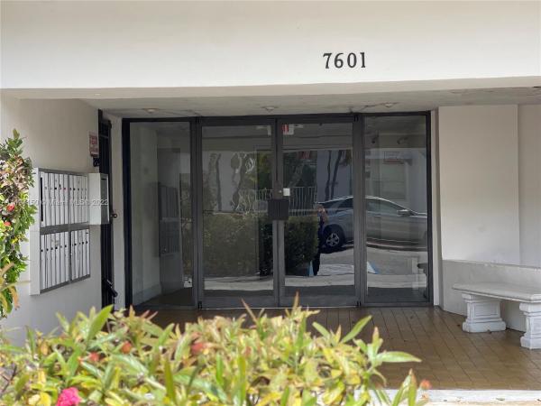 Byron East, 7601 Byron Ave #3C, Miami Beach, Florida 33141, image 1