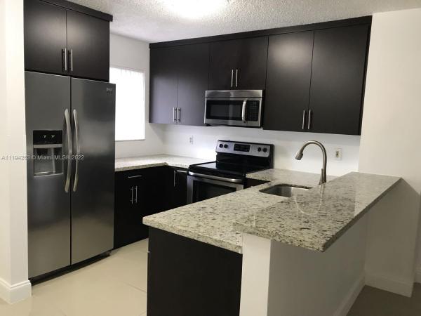 Lakeshore At University Park, 8730 N Sherman Cir #302, Miramar, Florida 33025, image 2